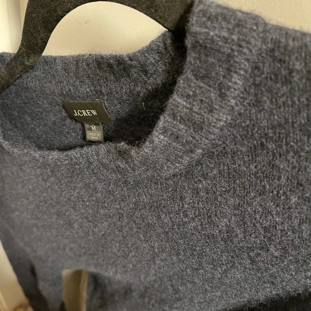 J. Crew Men’s Blue Merino Wool Blend Crewneck Sweater Preppy Old Luxury Medium.